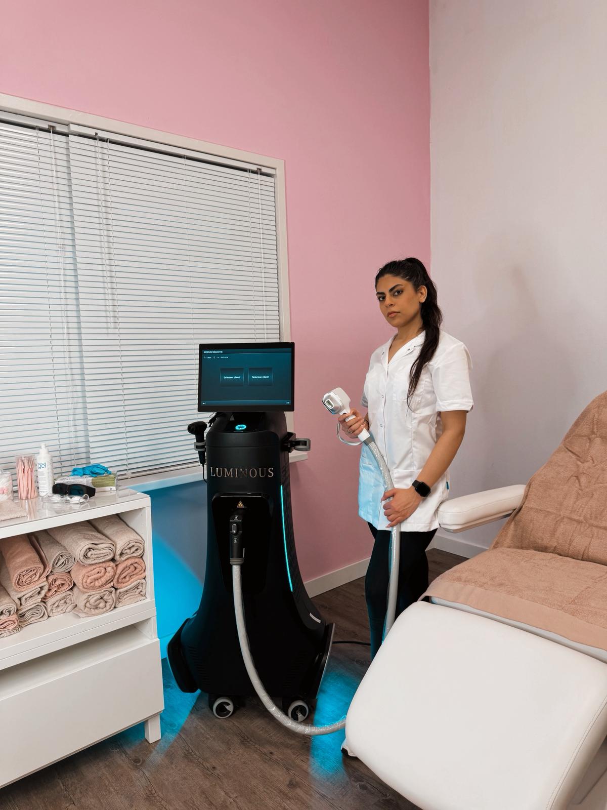 Onze laserspecialist met de Luminous laser